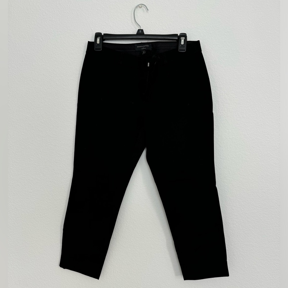 Women’s Cropped Black Slacks